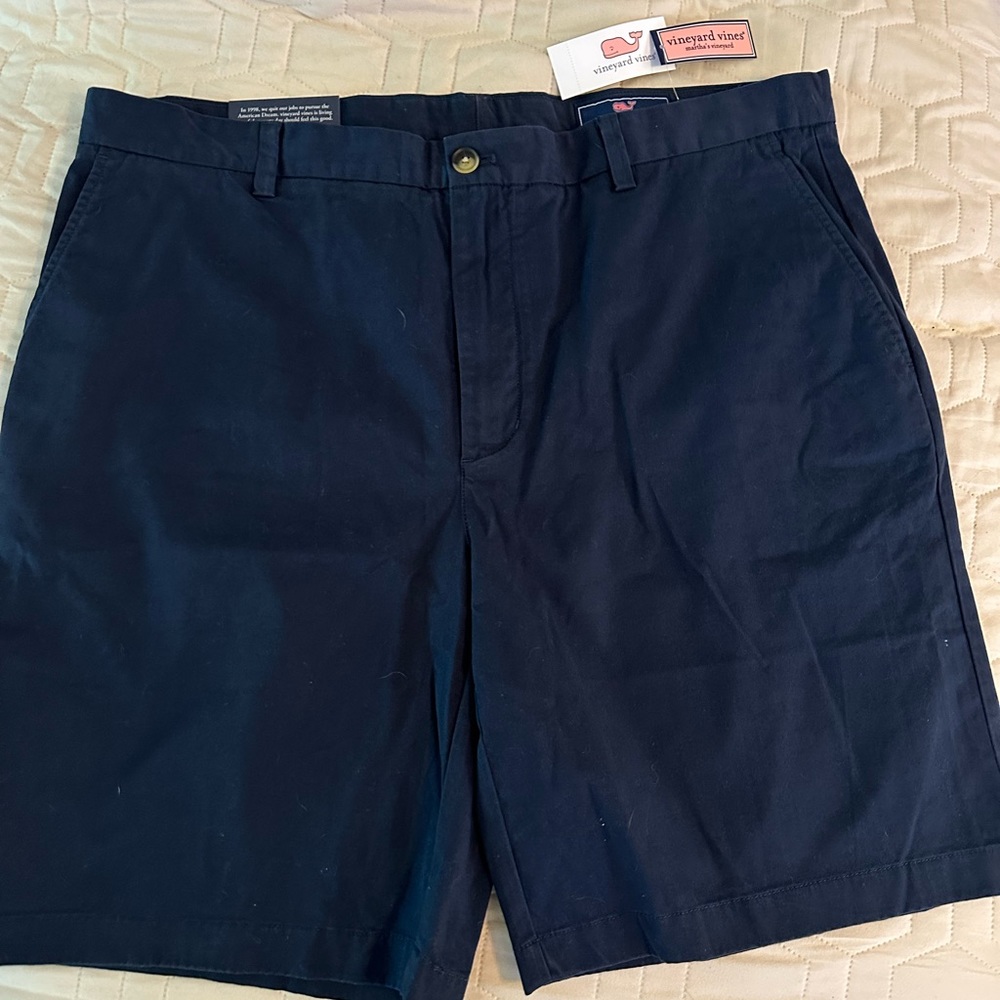 Vineyard Vines 9 inch Breaker Short. Navy